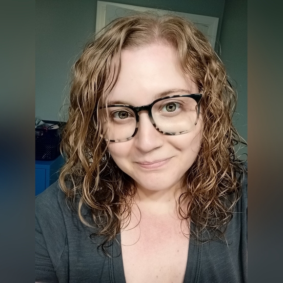 Meet your Posher, Kirsten - Picture 1 of 1